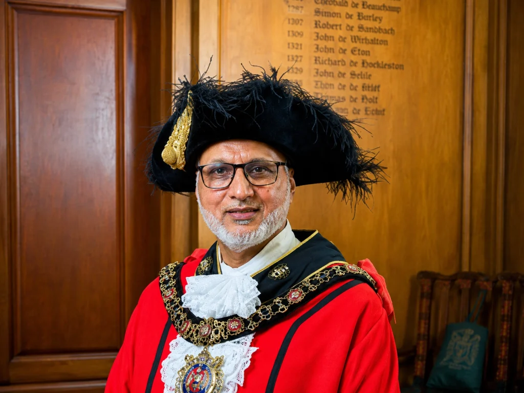 From Kashmir to City Hall: Former Taxi Driver Becomes Lord Mayor of Manchester Councillor Shaukat Ali taking oath as Lord Mayor of Manchester at Wednesday's ceremony