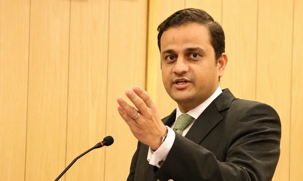 Mayor Wahab Halts Hill Park Construction as MQM-P Demands Probe Into NOC Hill Park Karachi encroachment 2026 showing 62-acre public park in PECHS Jamshed Town at centre of KMC construction dispute and forged document investigation