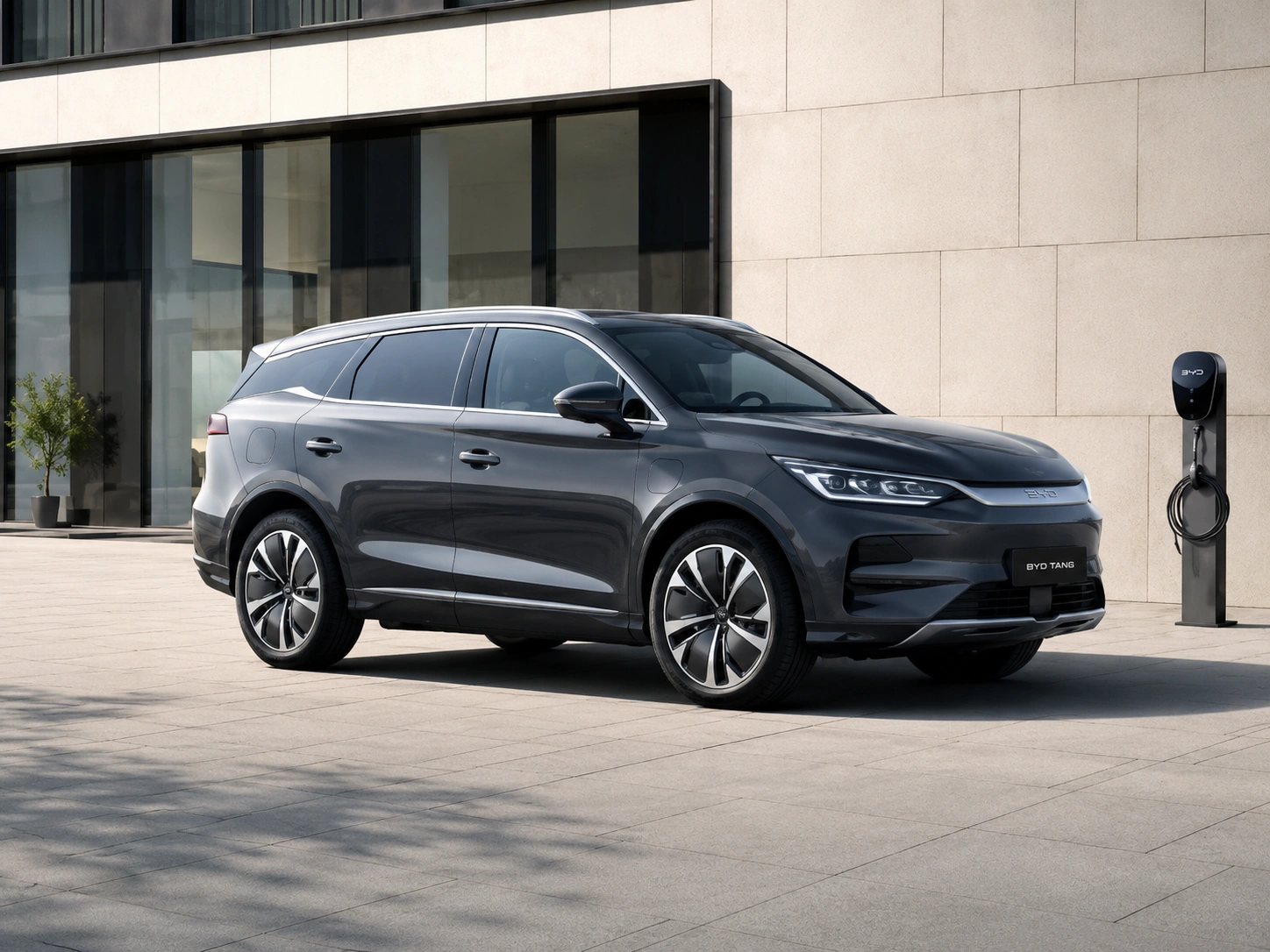 BYD's $35,500 Flagship SUV Sets New Record Ahead of Western Expansion